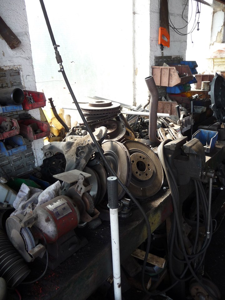 garageblokedetritus